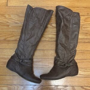 BareTraps Brown Boots Size 6.5 Sapphire Model